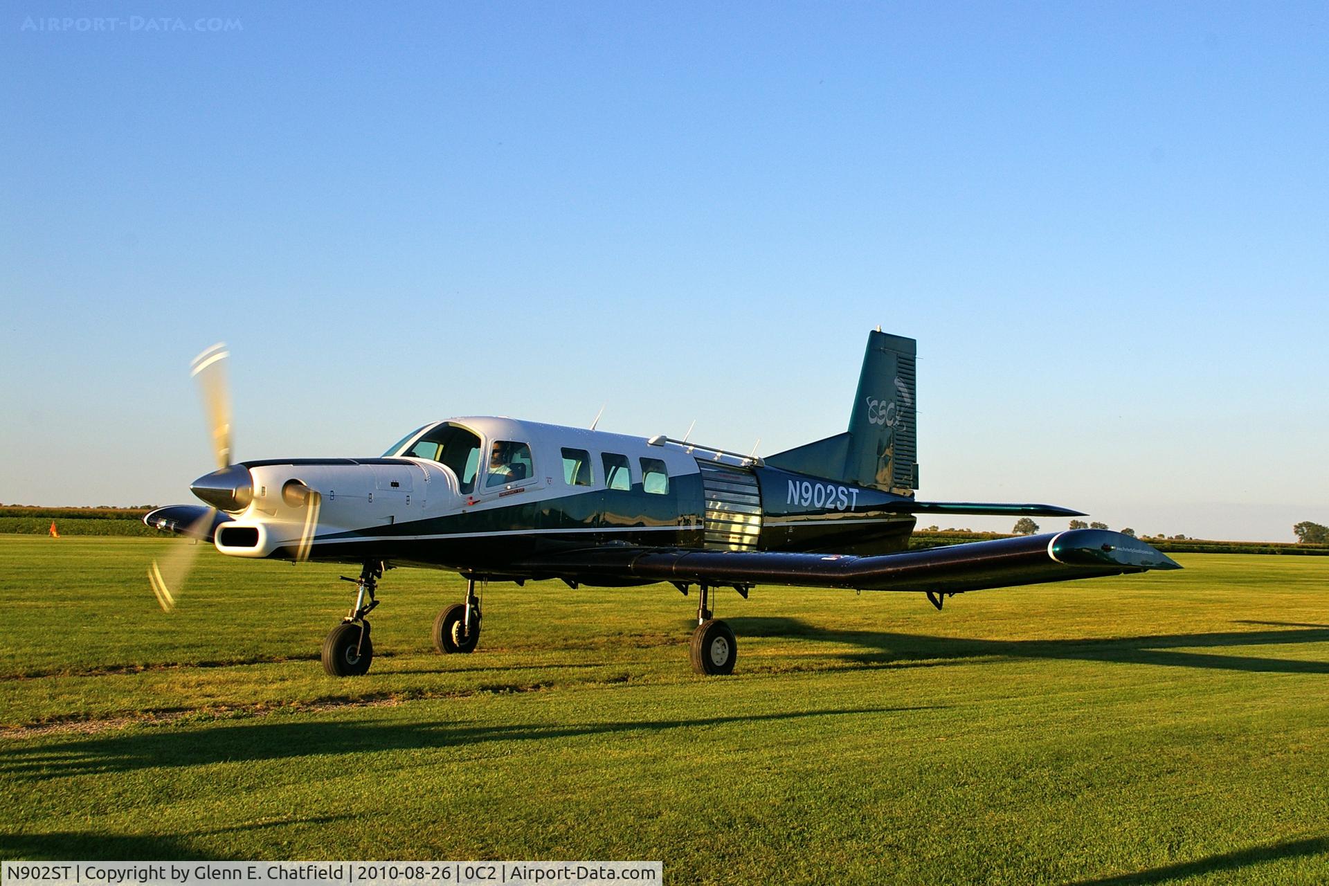 N902ST, Pacific Aerospace 750XL C/N 153, Landing after dropping jumpers