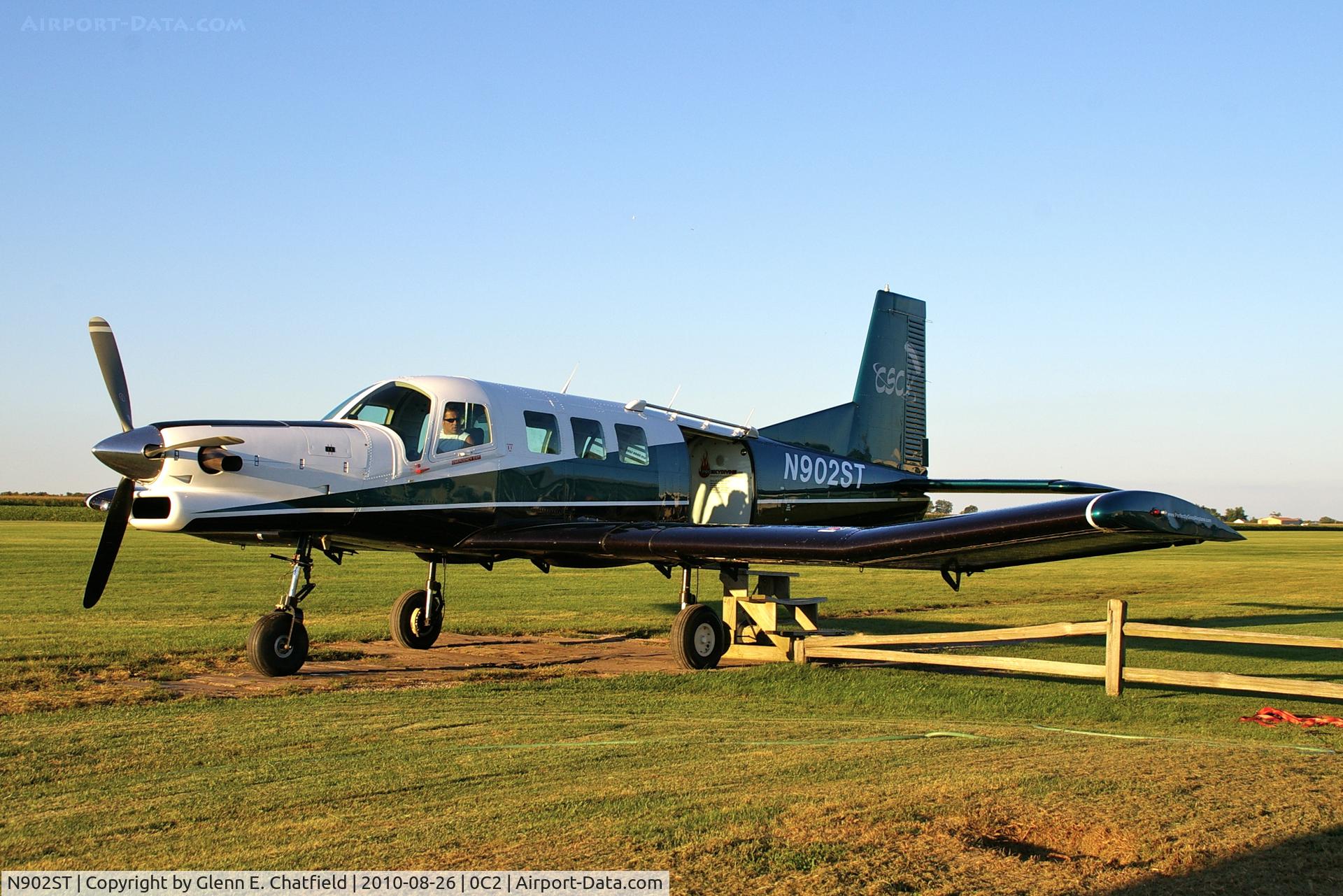 N902ST, Pacific Aerospace 750XL C/N 153, Ready for loading new jumpers