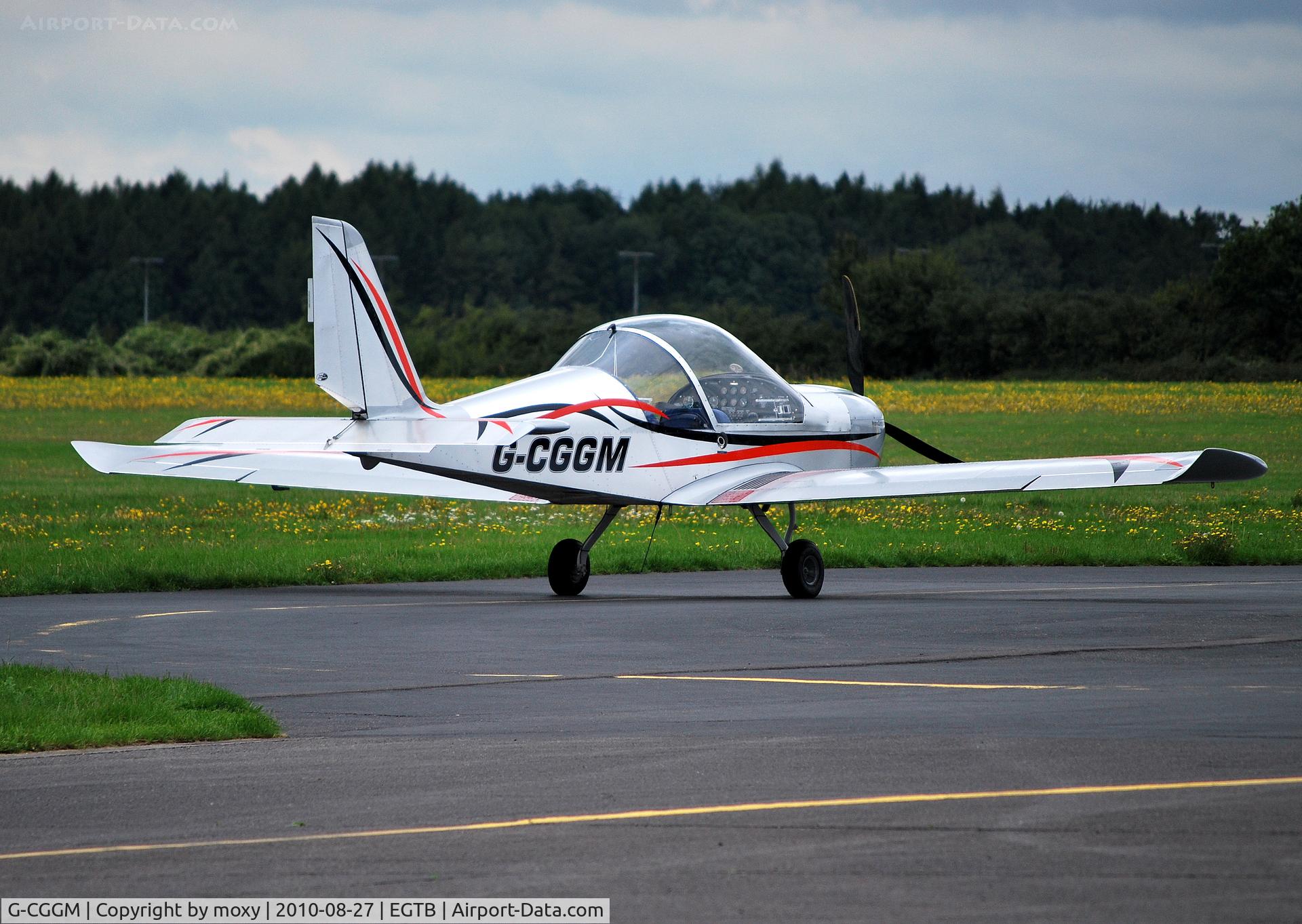 G-CGGM, 2009 Cosmik EV-97 TeamEurostar UK C/N 3401, Team Eurostar EV-97 at Wycombe Air Park