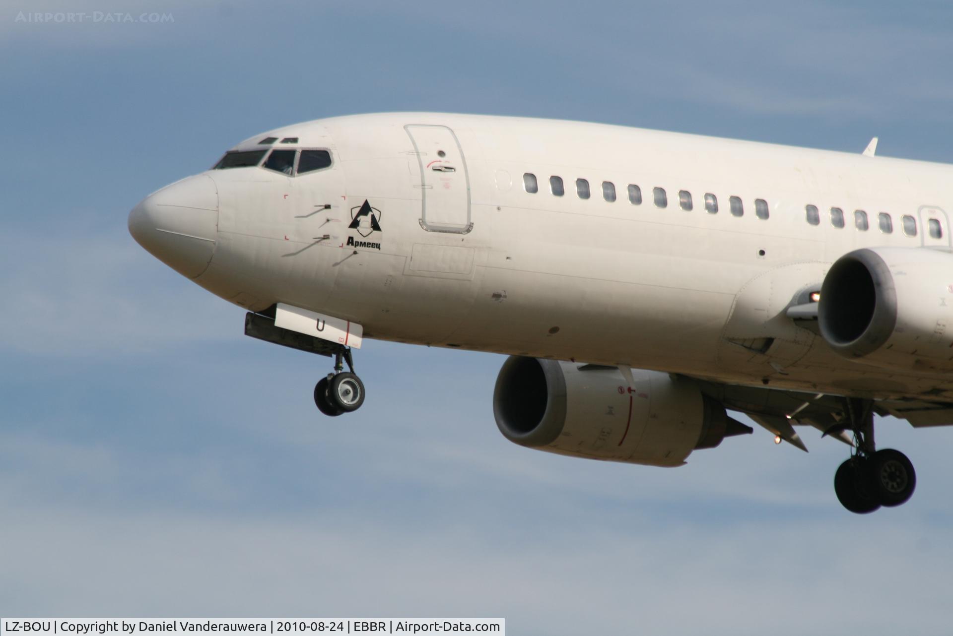 LZ-BOU, 1987 Boeing 737-3L9 C/N 23717/1365, Arrival of flight FB7093 to RWY 25L