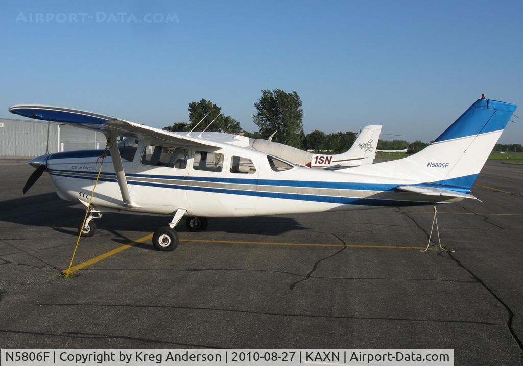 N5806F, 1966 Cessna 210F Centurion C/N 21058806, Cessna 210F Centurion on the line.