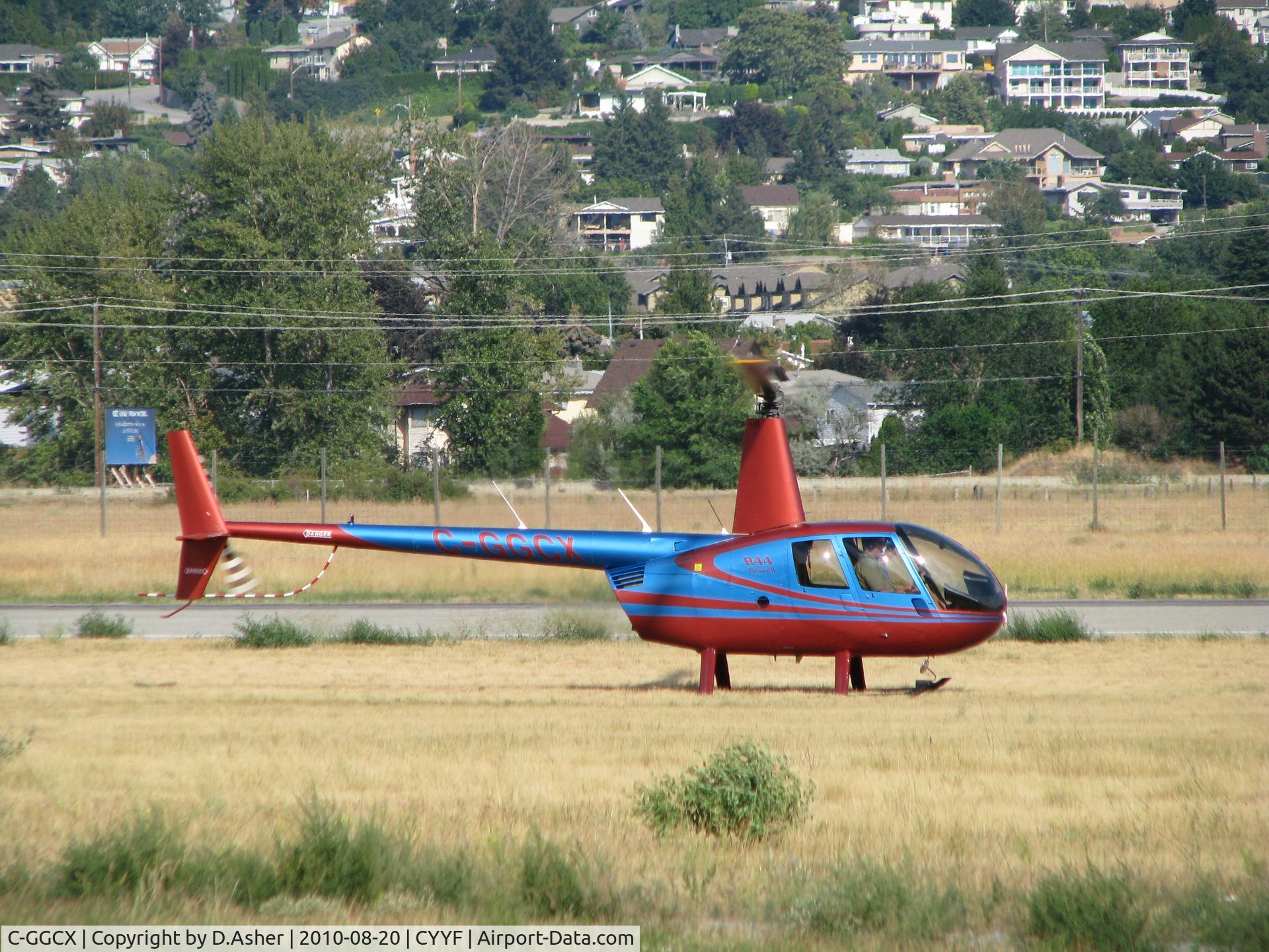 C-GGCX, Robinson R44 II C/N 12391, At Penticton Airport