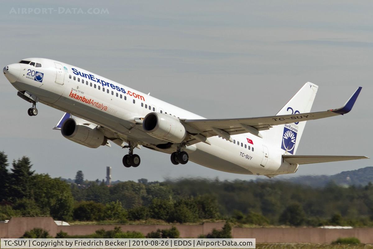 TC-SUY, 2001 Boeing 737-86N C/N 30806, departing via RW25