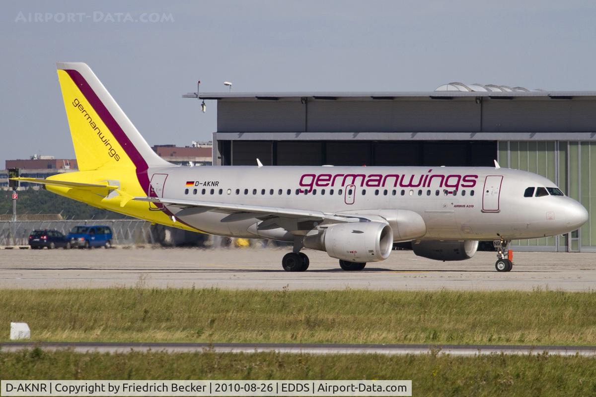D-AKNR, 2000 Airbus A319-112 C/N 1209, taxying to the active
