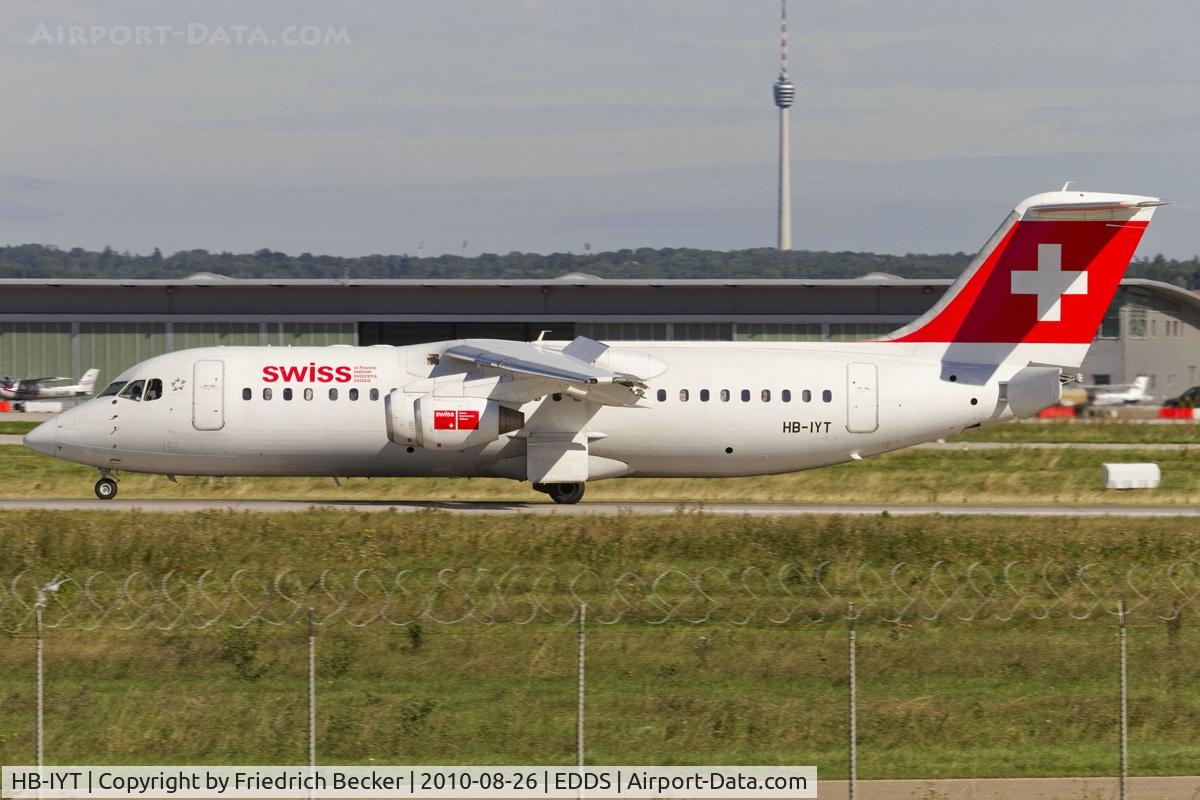 HB-IYT, 2000 British Aerospace Avro 146-RJ100 C/N E3380, decelerating after touchdown