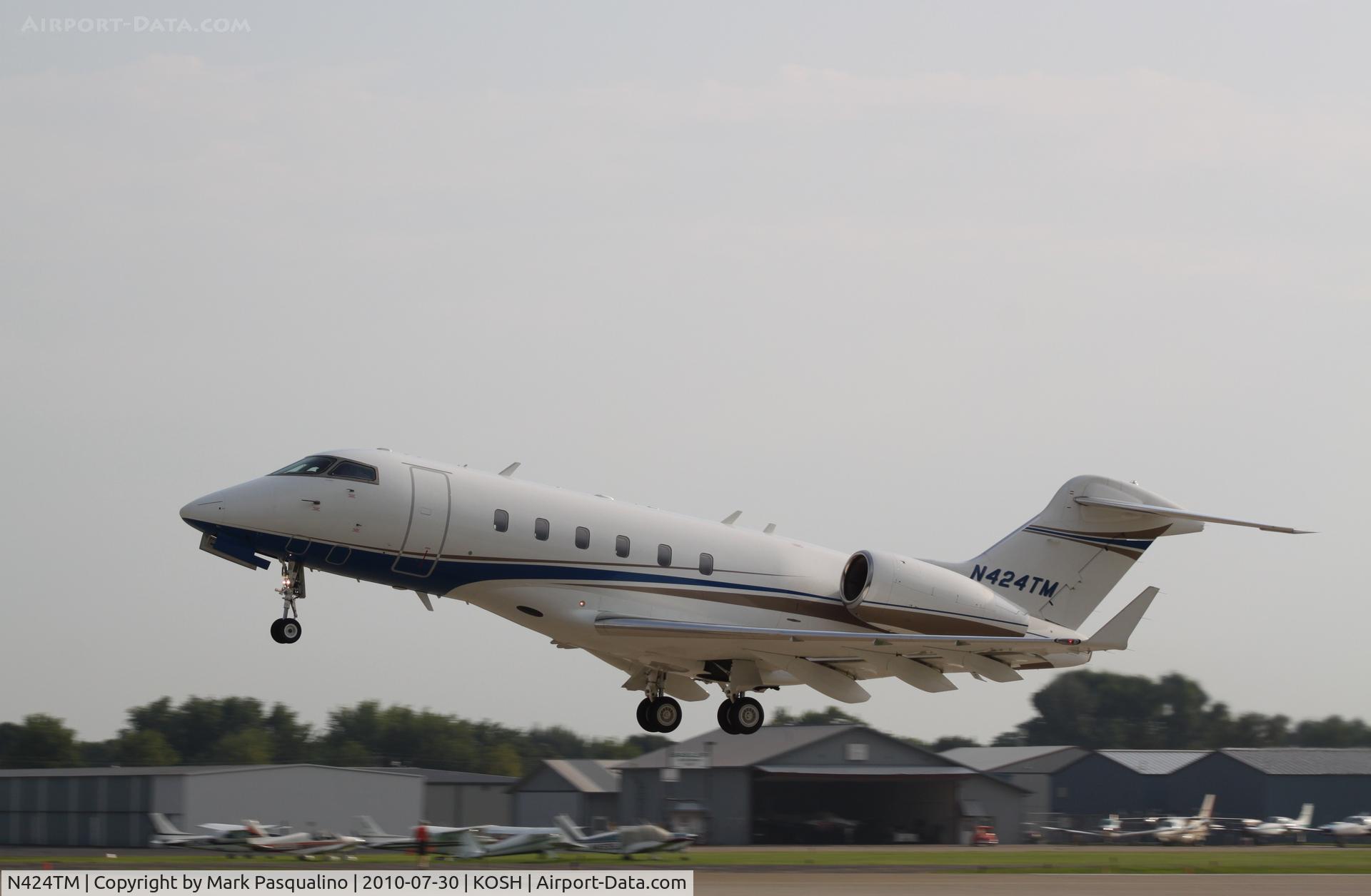 N424TM, 2005 Bombardier Challenger 300 (BD-100-1A10) C/N 20051, BD-100-1A10