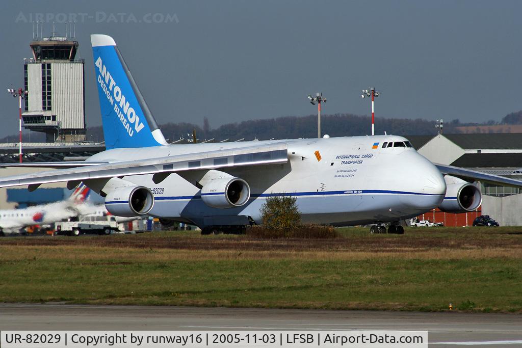 UR-82029, 1991 Antonov An-124-100 Ruslan C/N 19530502630/0210, taxi to holdingpoint 34