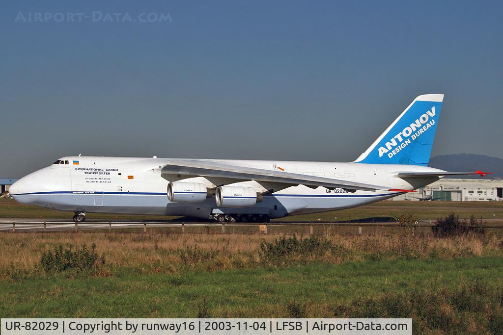 UR-82029, 1991 Antonov An-124-100 Ruslan C/N 19530502630/0210, cleared fore take-off runway 34