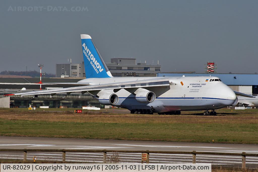UR-82029, 1991 Antonov An-124-100 Ruslan C/N 19530502630/0210, arriving at holding-point 34
