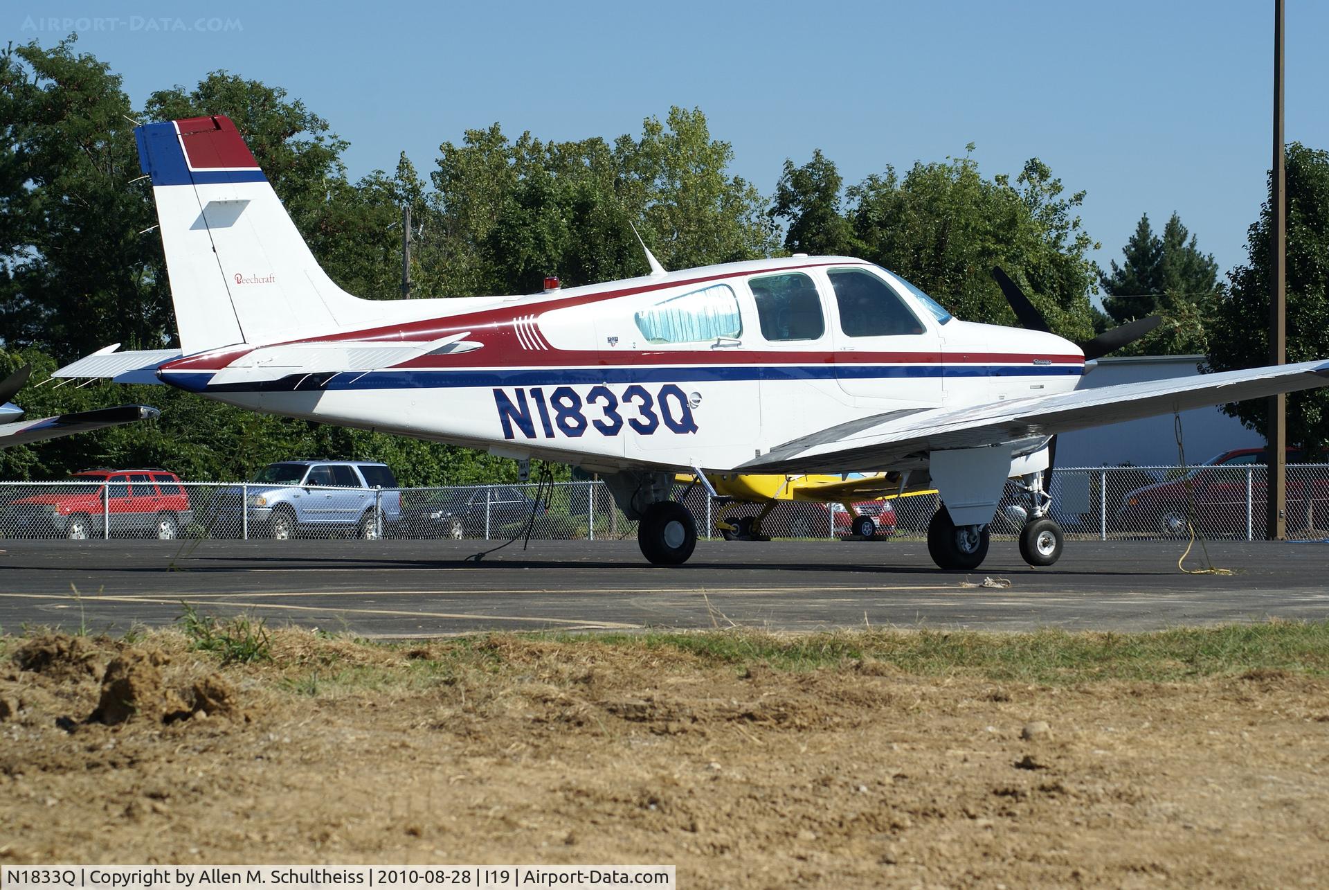 N1833Q, 1985 Beech F33A Bonanza C/N CE-1069, 1985 Beech F33A