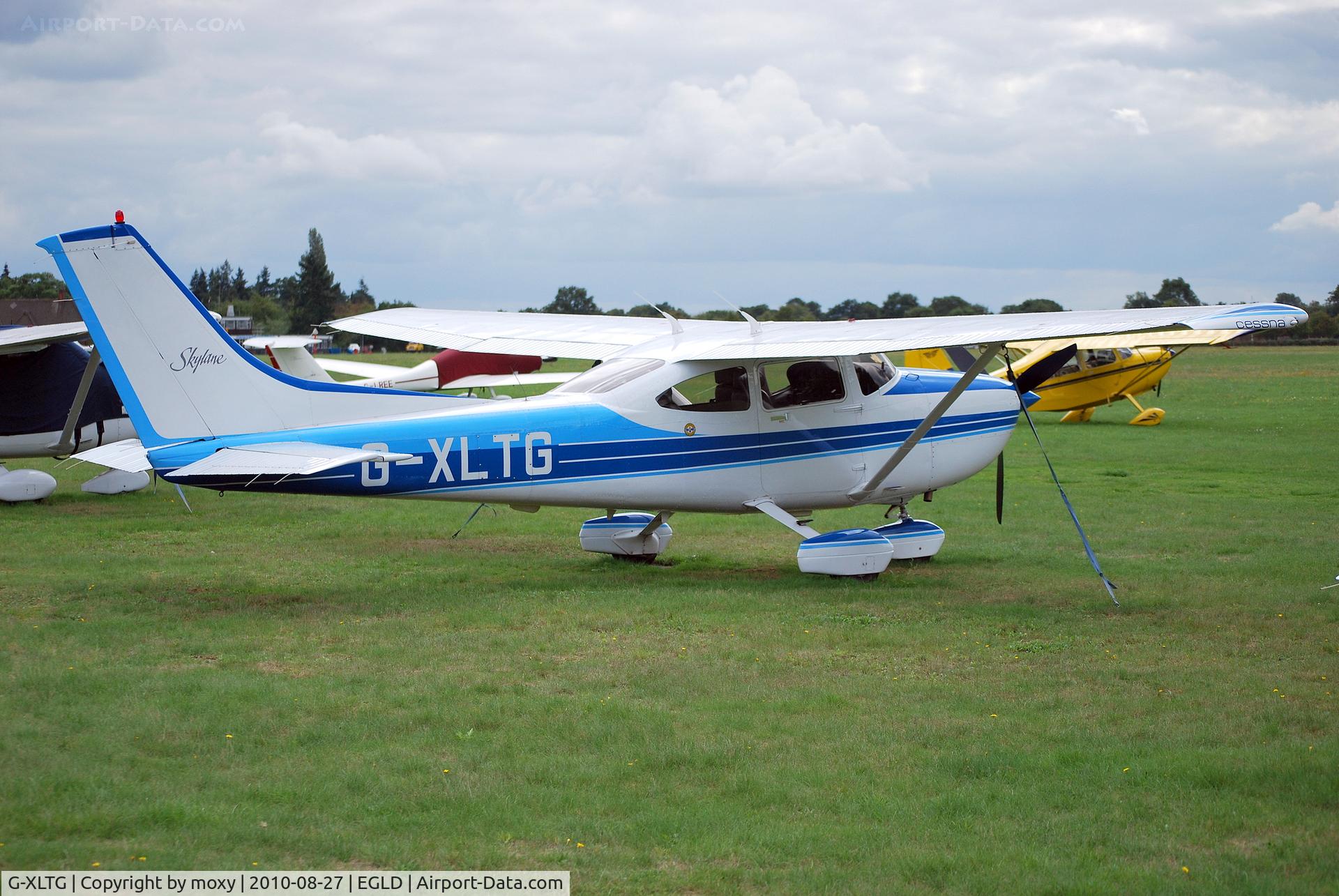 G-XLTG, 1998 Cessna 182S Skylane C/N 182-80234, Cessna 182S Skylane at Denham. Ex N9571L