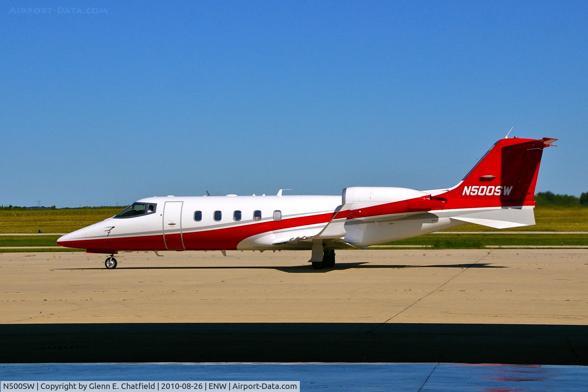 N500SW, 1993 Learjet 60 C/N 017, Taxiing for departure