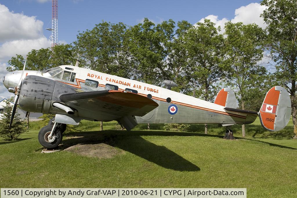 1560, Beech Expeditor 3TM C/N CA-160, Canada - Air Force Beech 18