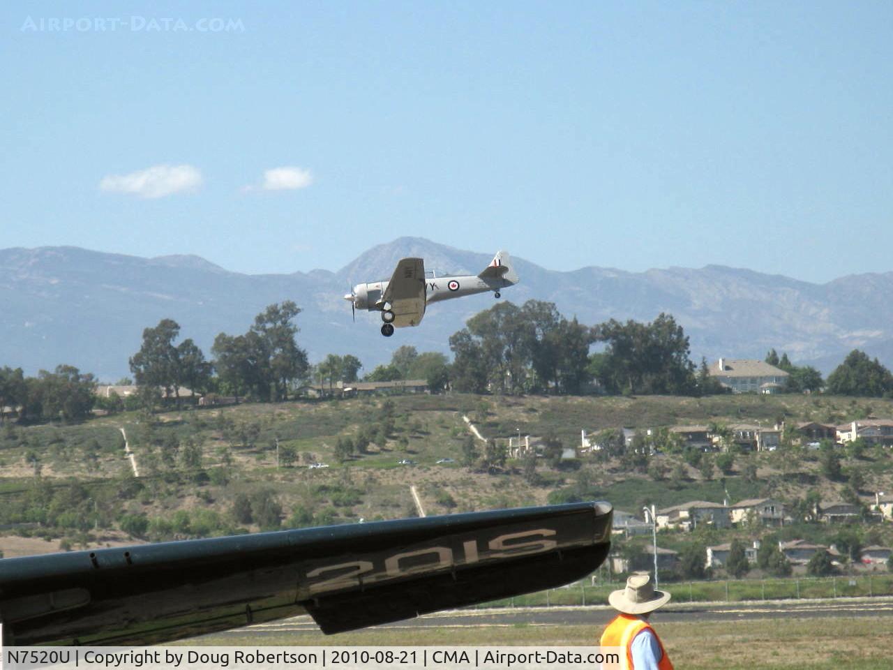 N7520U, 1952 Canadian Car & Foundry Harvard Mk.4 C/N CCF4-176, 1952 Canadian Car & Foundry HARVARD Mk.IV (NA-50 replica), on final Rwy 26