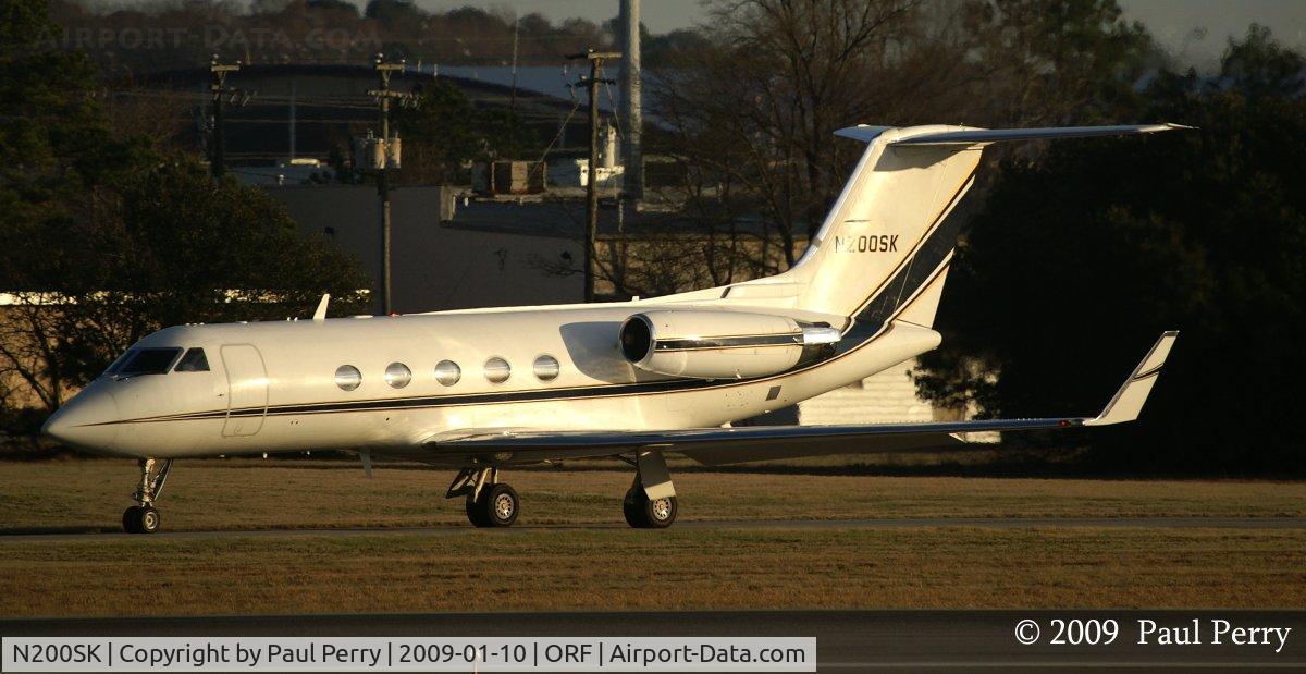 N200SK, 1980 Gulfstream American G-1159A Gulfstream III Gulfstream III C/N 319, Nicely lit in the lowering sun