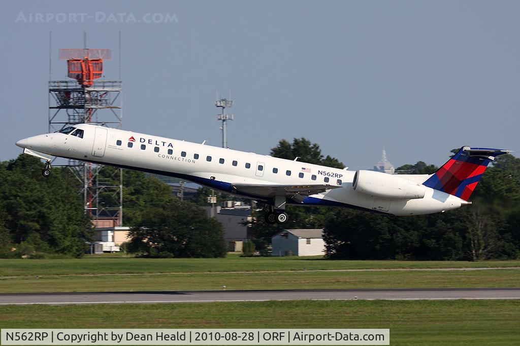 N562RP, 2002 Embraer ERJ-145LR (EMB-145LR) C/N 145451, Delta Connection (Chautauqua Airlines) N562RP departing RWY 5 en route to Detroit Metro Wayne County as Flight CHQ6075.