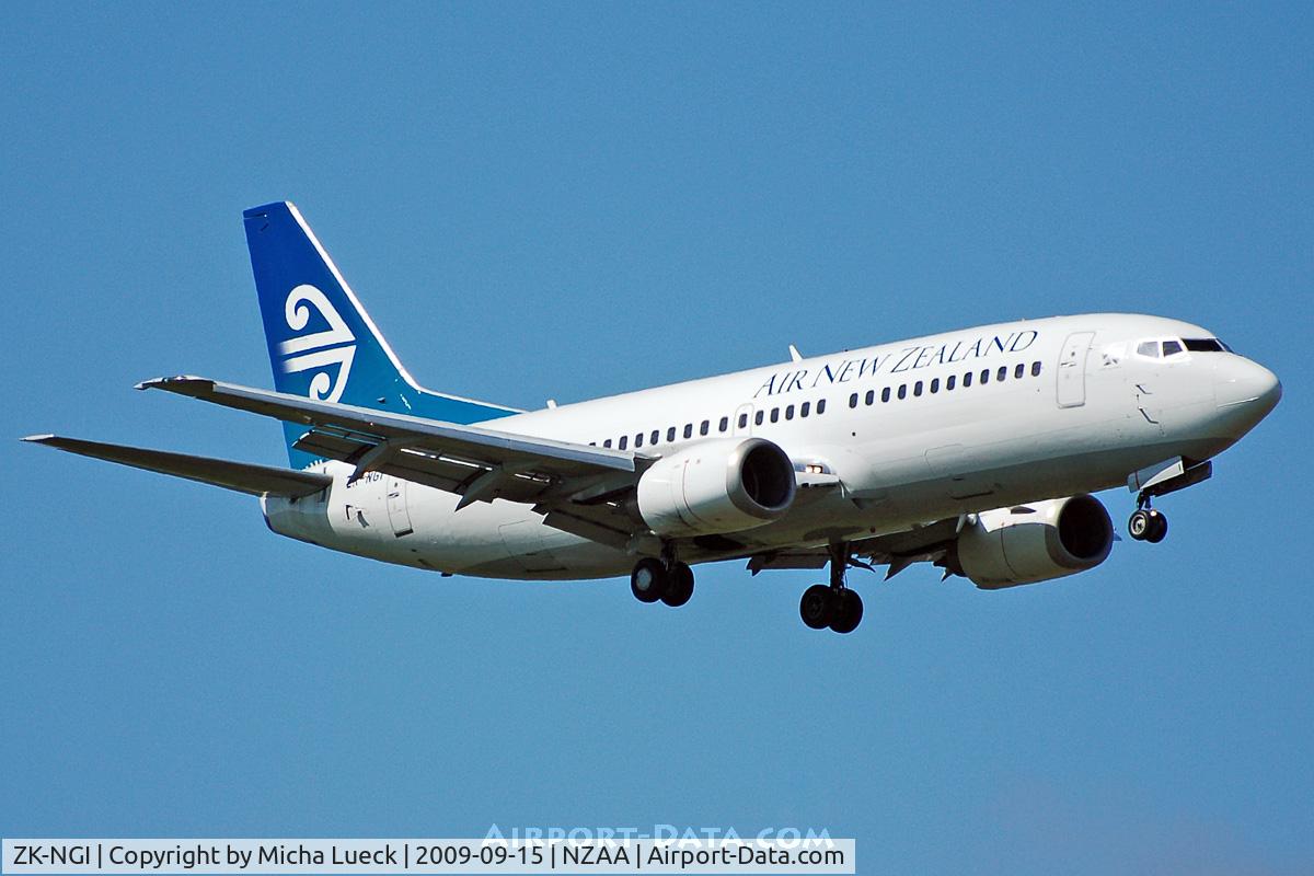 ZK-NGI, 1999 Boeing 737-319 C/N 25608, At Auckland