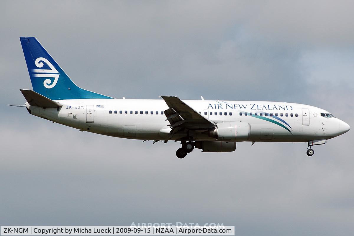 ZK-NGM, 1995 Boeing 737-3K2 C/N 28085, At Auckland