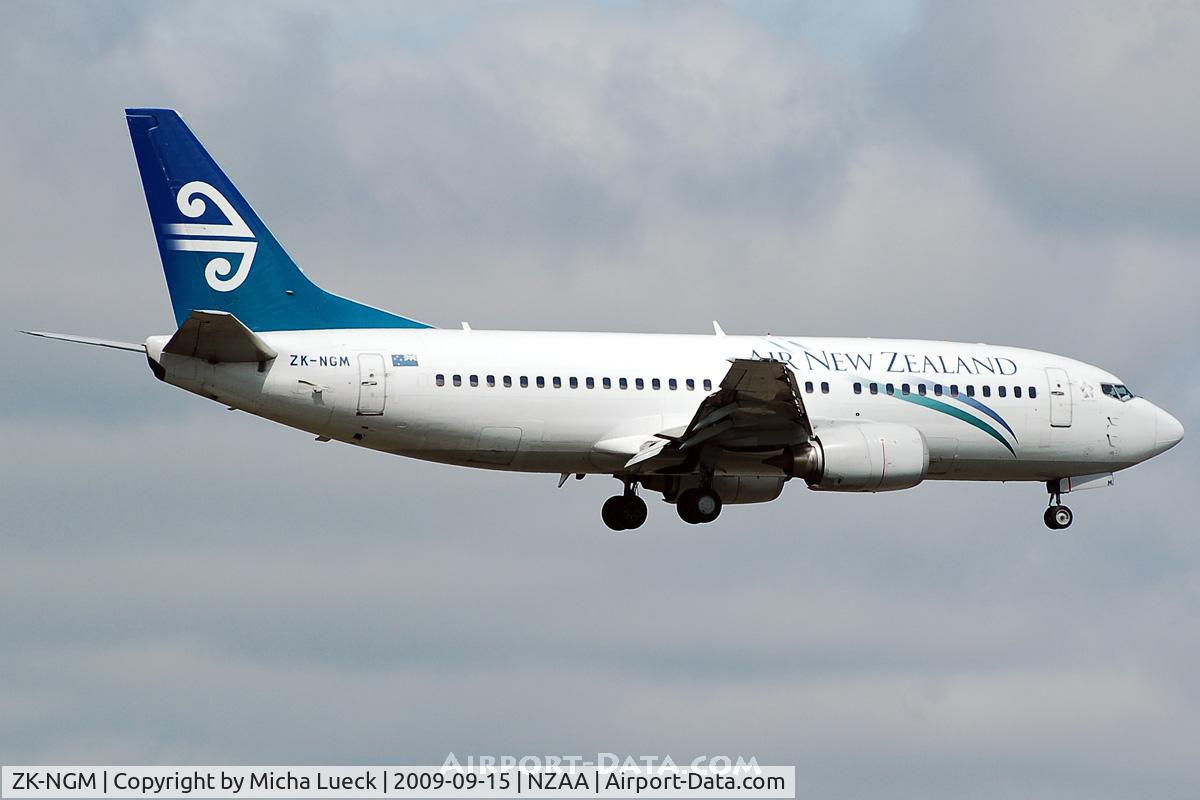 ZK-NGM, 1995 Boeing 737-3K2 C/N 28085, At Auckland