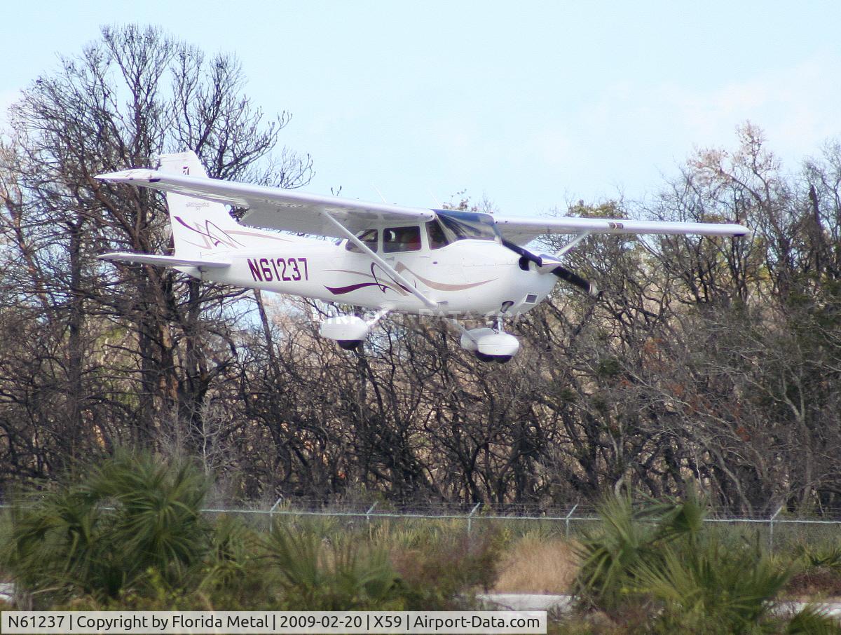 N61237, 2008 Cessna 172S C/N 172S10674, C172S