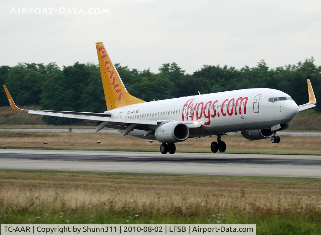TC-AAR, 2000 Boeing 737-86N C/N 28624, Landing rwy 16