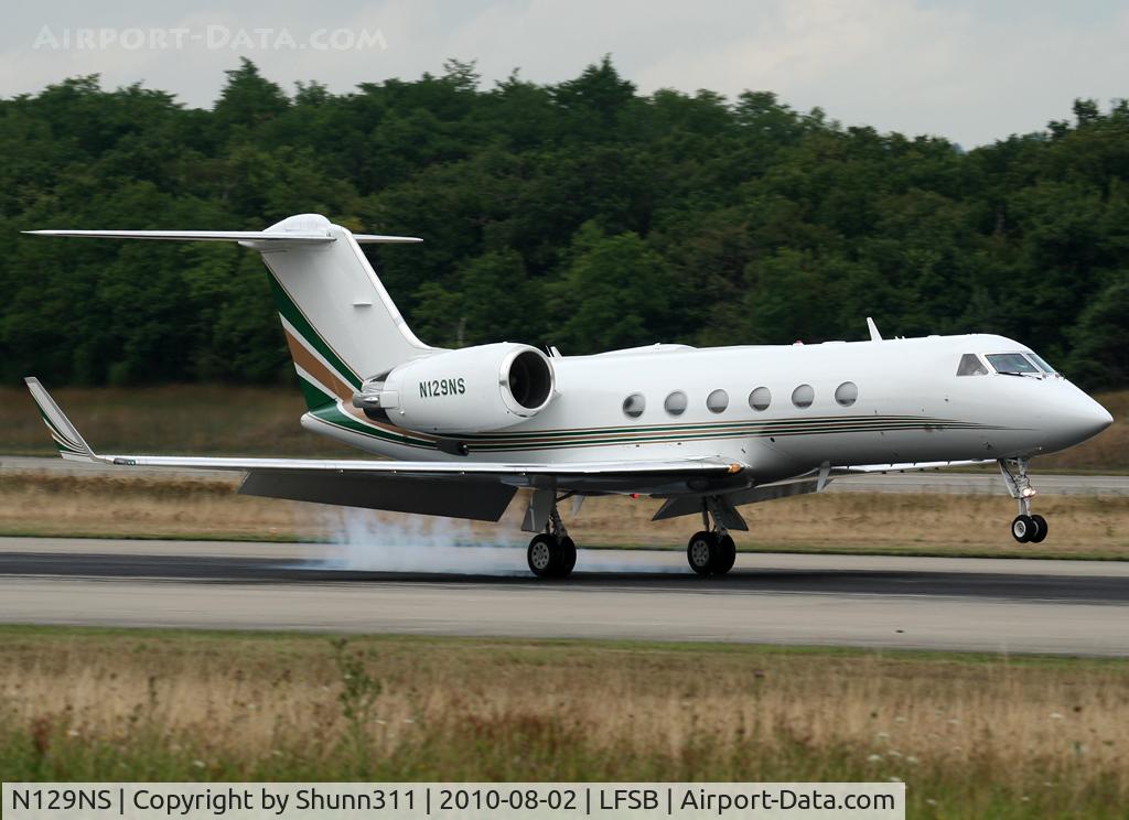 N129NS, 1995 Gulfstream Aerospace G-IV C/N 1281, Landing rwy 16