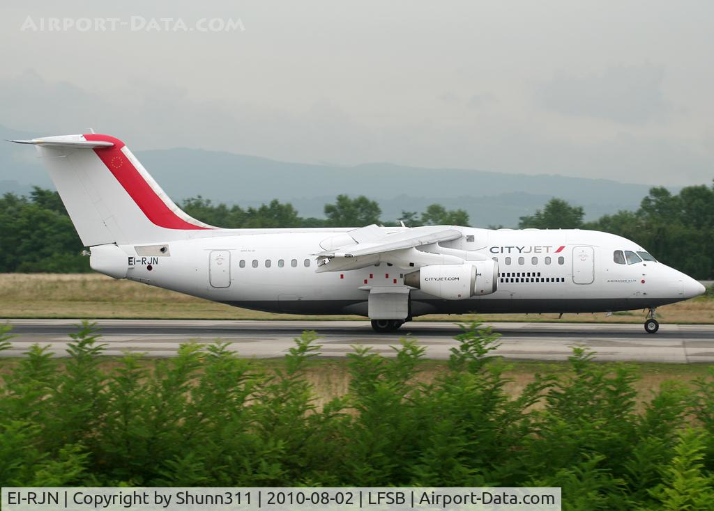 EI-RJN, 1999 BAE Systems Avro 146-RJ85 C/N E.2351, Landing rwy 16