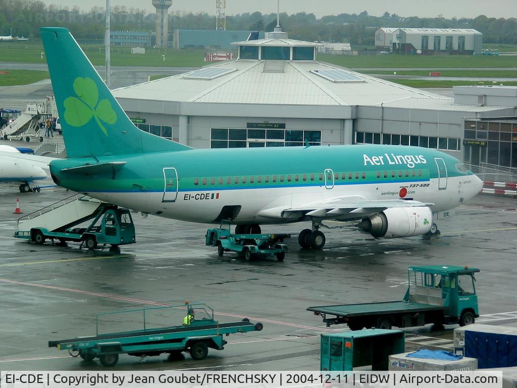 EI-CDE, 1991 Boeing 737-548 C/N 25115, au terminal sous les couleurs d'Aer Lingus