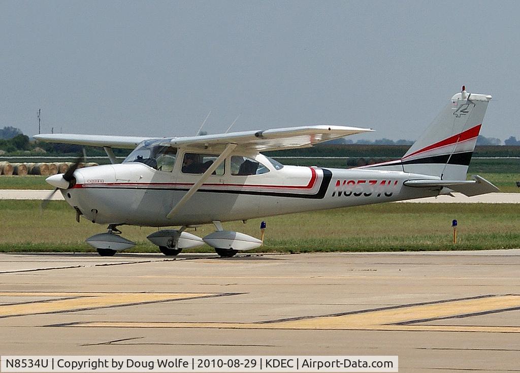 N8534U, 1964 Cessna 172F C/N 17252434, Arriving at the airport in Decatur, Illinois.  August 2010.