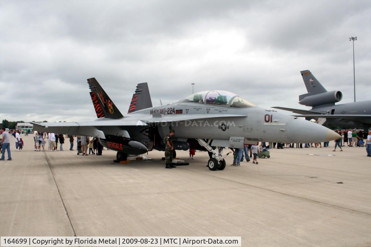 164699, McDonnell Douglas F/A-18D Hornet C/N 1266, F-18D