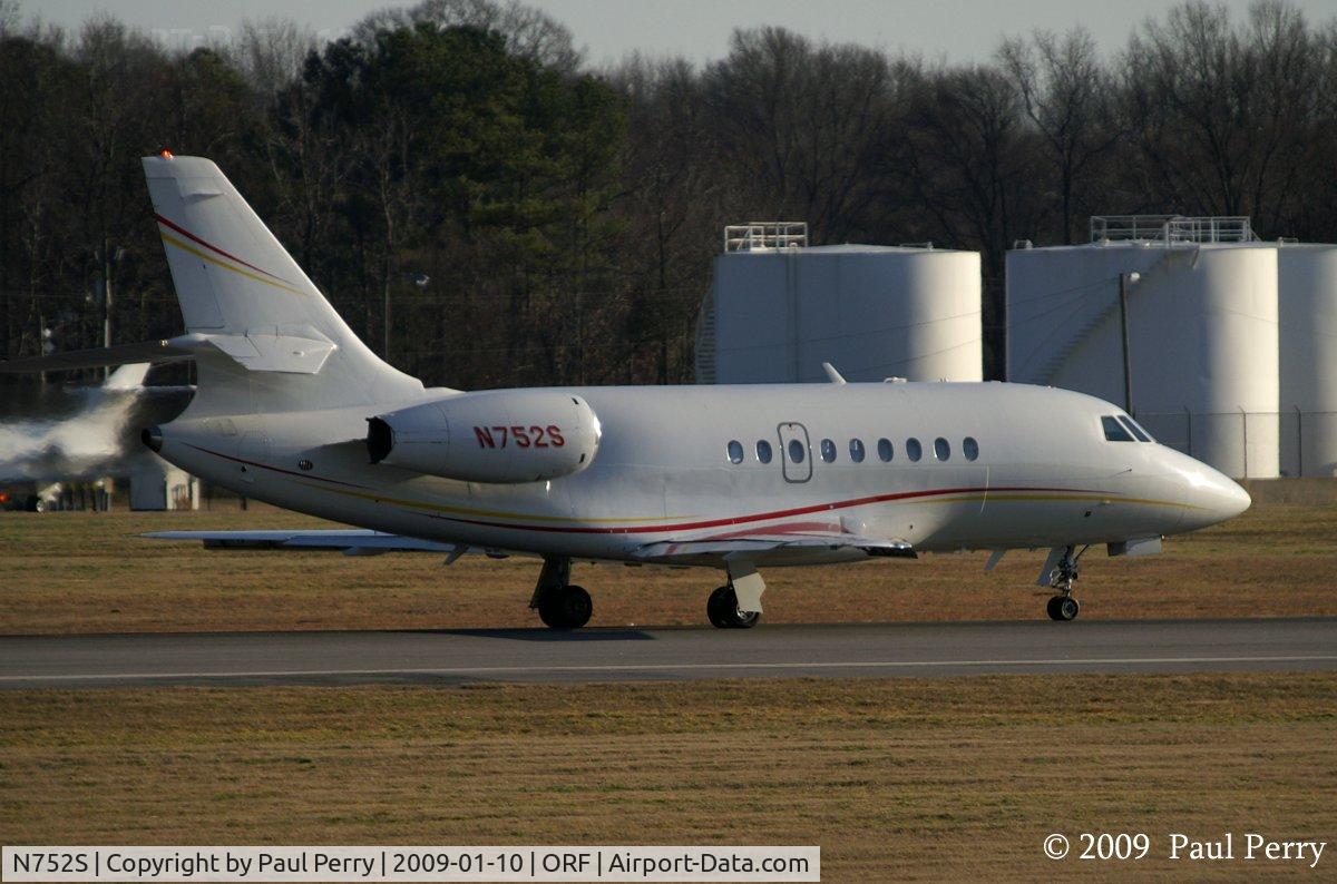 N752S, 1999 Dassault Falcon 2000 C/N 82, Off she goes!
