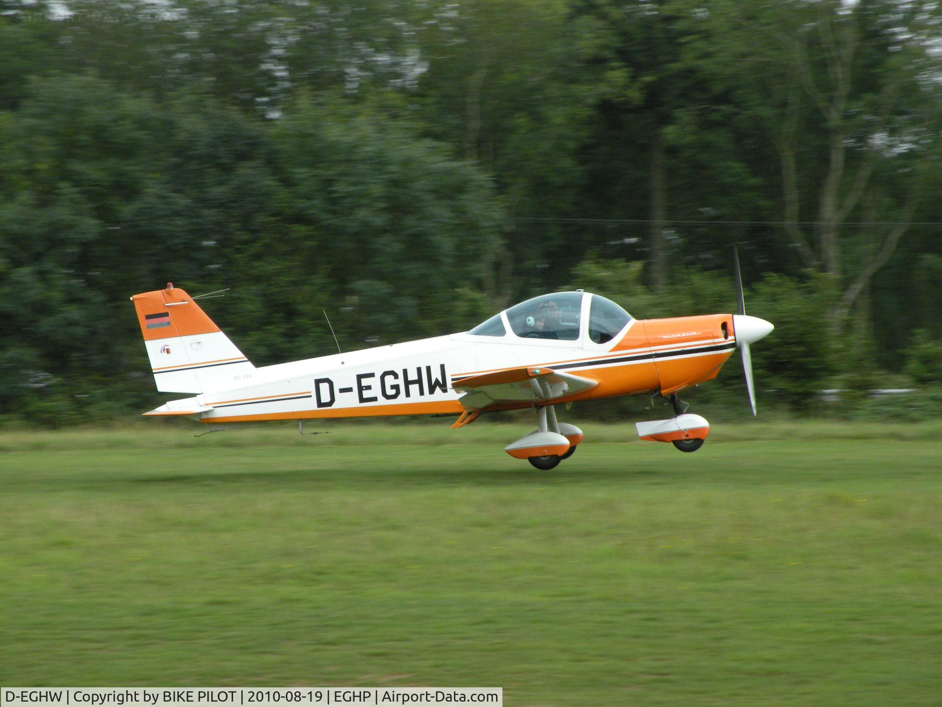 D-EGHW, 1984 Bolkow Bo-209 Monsun 150FV C/N 170, Visiting Monsun getting airbourne from rwy 26. Starlight Foundation Day