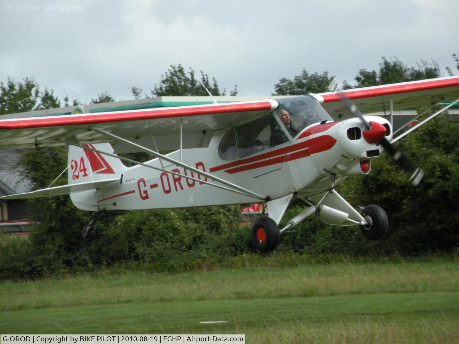 G-OROD, 1962 Piper PA-18-150 Super Cub C/N 18-7856, Oscar Delta getting airbourne from rwy 26. Starlight Foundation Day
