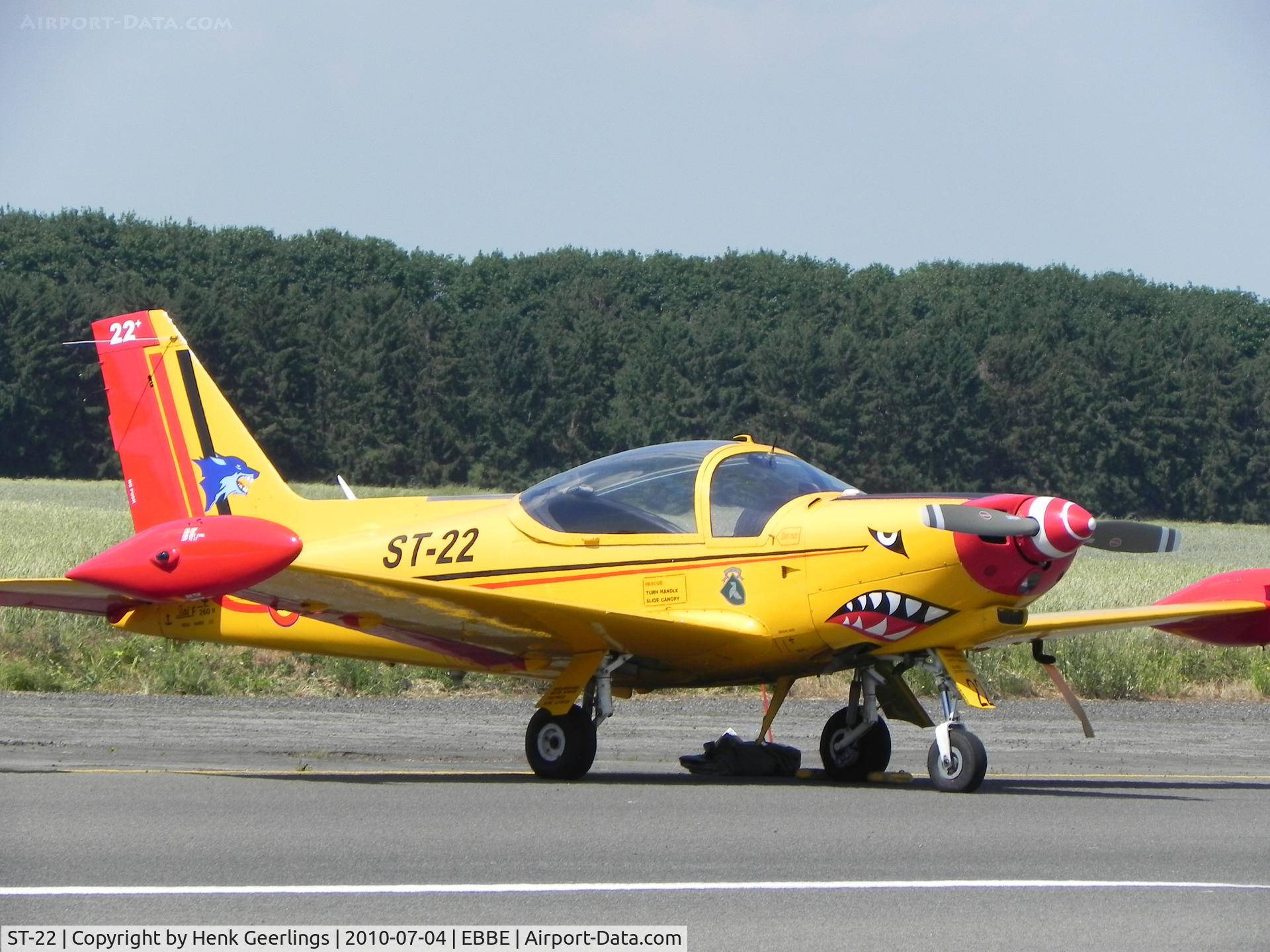 ST-22, SIAI-Marchetti SF-260M C/N 10-22, Beauvechain AFB , Belgium
