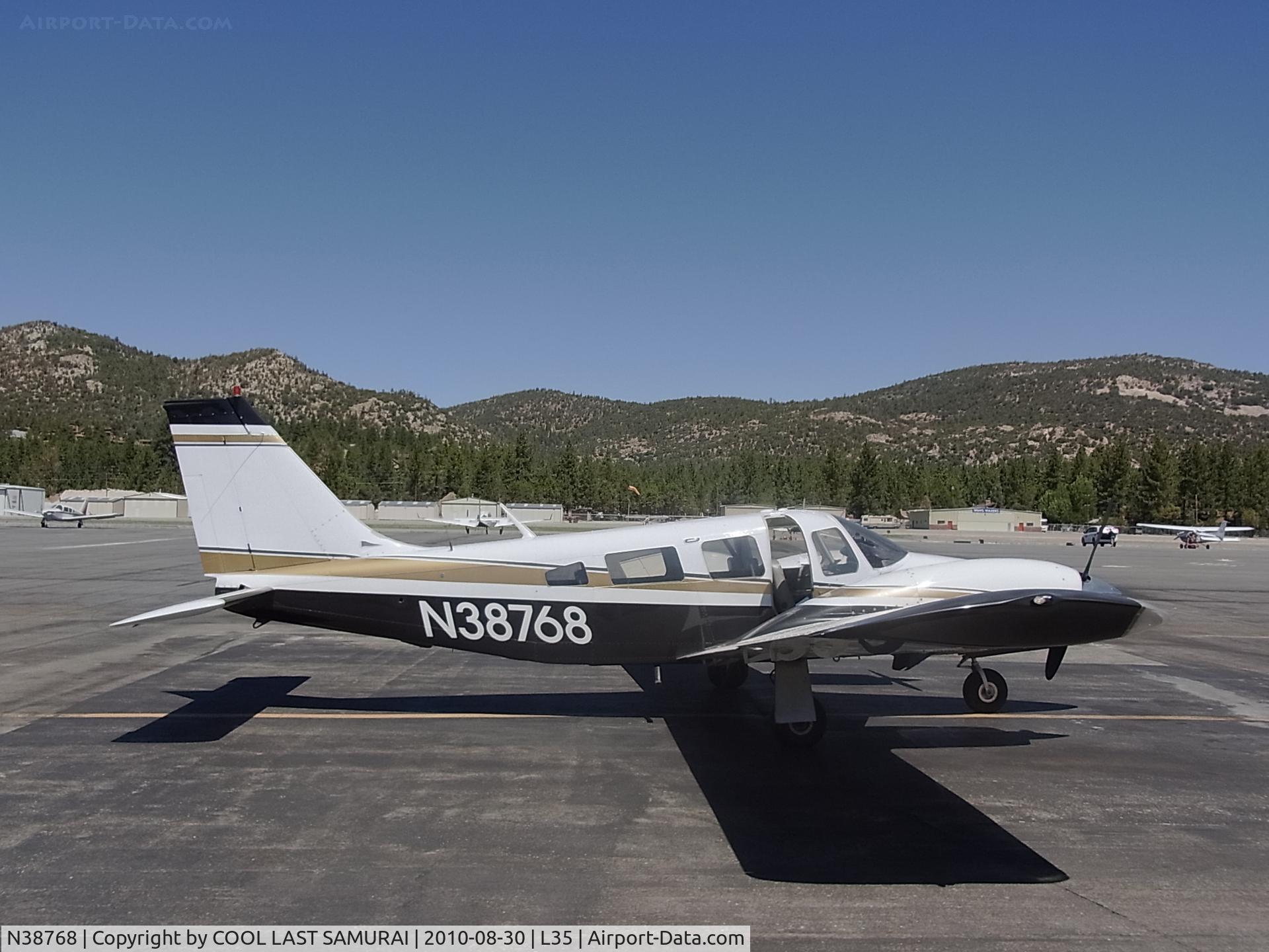 N38768, 1977 Piper PA-34-200T Seneca II C/N 34-7770085, Seneca 768 at Big Bear Fuel Pit