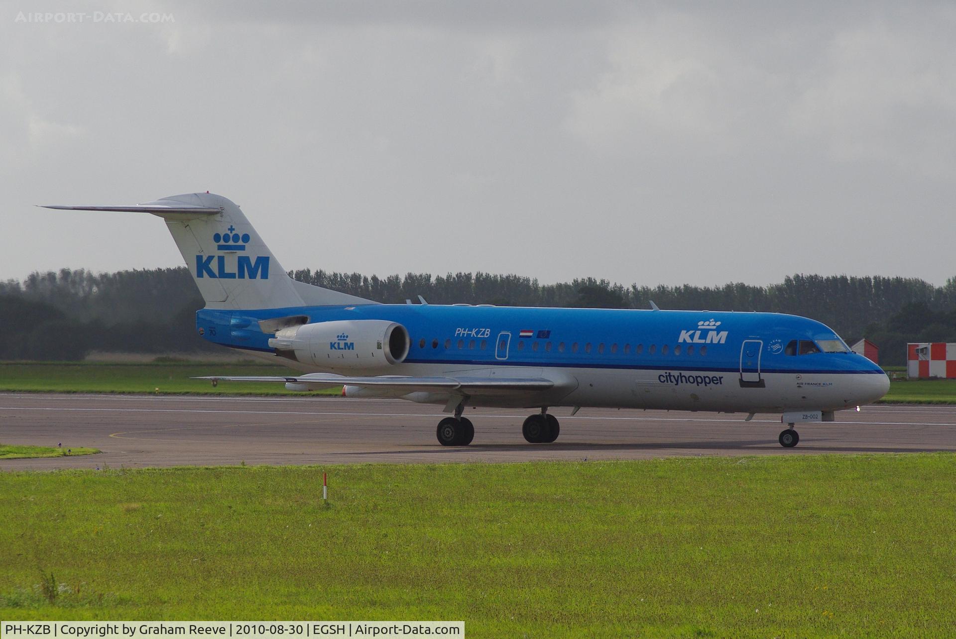 PH-KZB, 1996 Fokker 70 (F-28-070) C/N 11562, About to depart.
