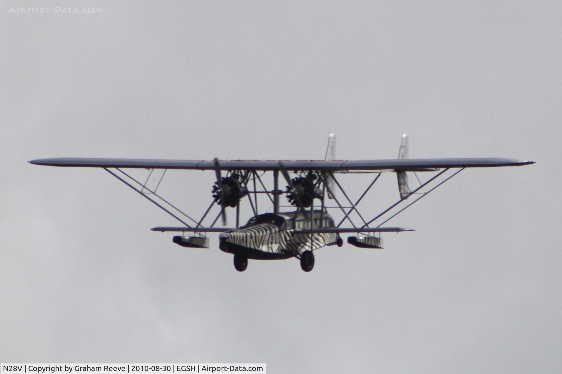 N28V, 2001 Sikorsky S-38B (Replica) C/N B414-20, On finals.
