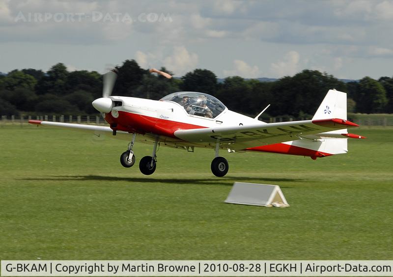 G-BKAM, 1982 Slingsby T-67M Firefly Mk2 C/N 1999, SHOT AT HEADCORN