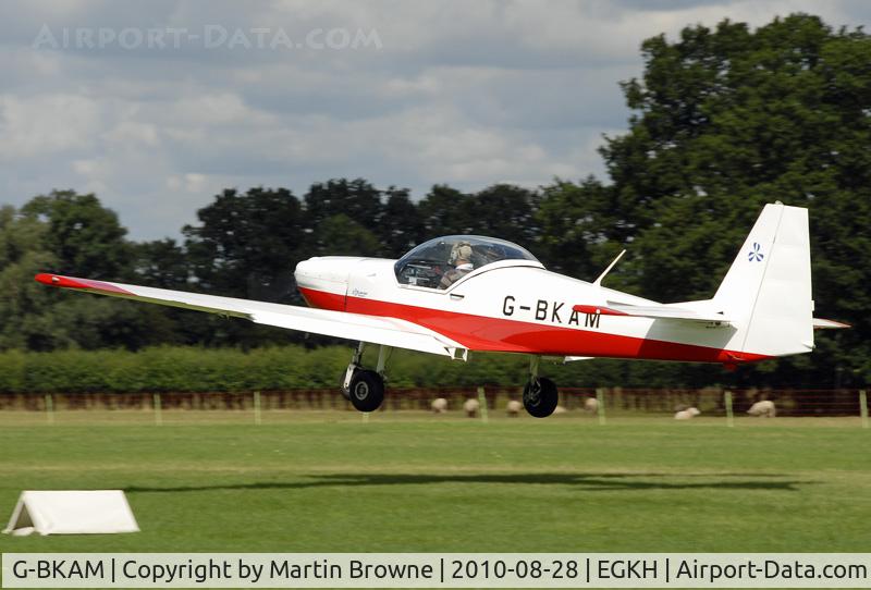 G-BKAM, 1982 Slingsby T-67M Firefly Mk2 C/N 1999, SHOT AT HEADCORN