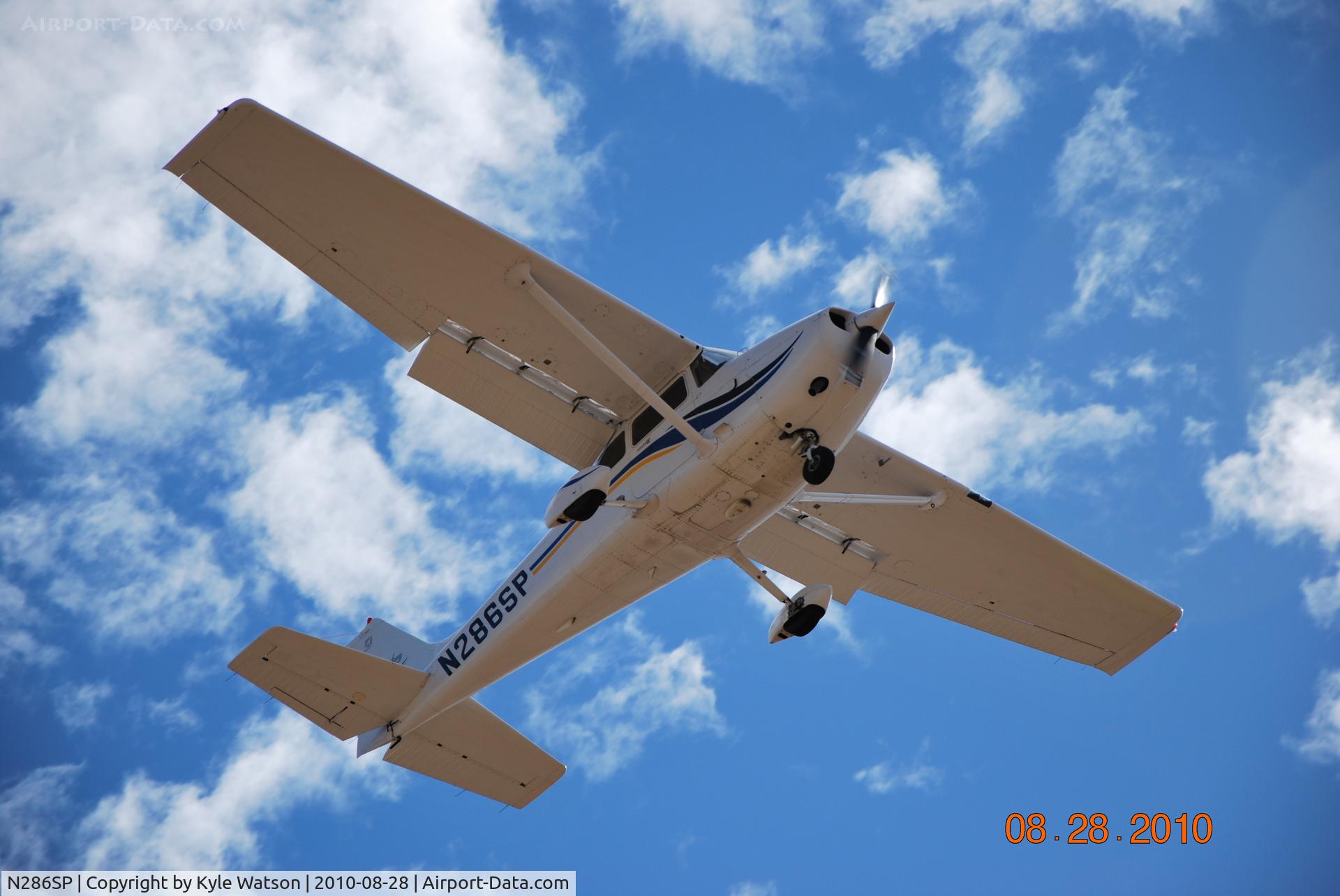 N286SP, 1999 Cessna 172S C/N 172S8238, Upwind Leg east of Nut Tree Airport in Vacaville, CA