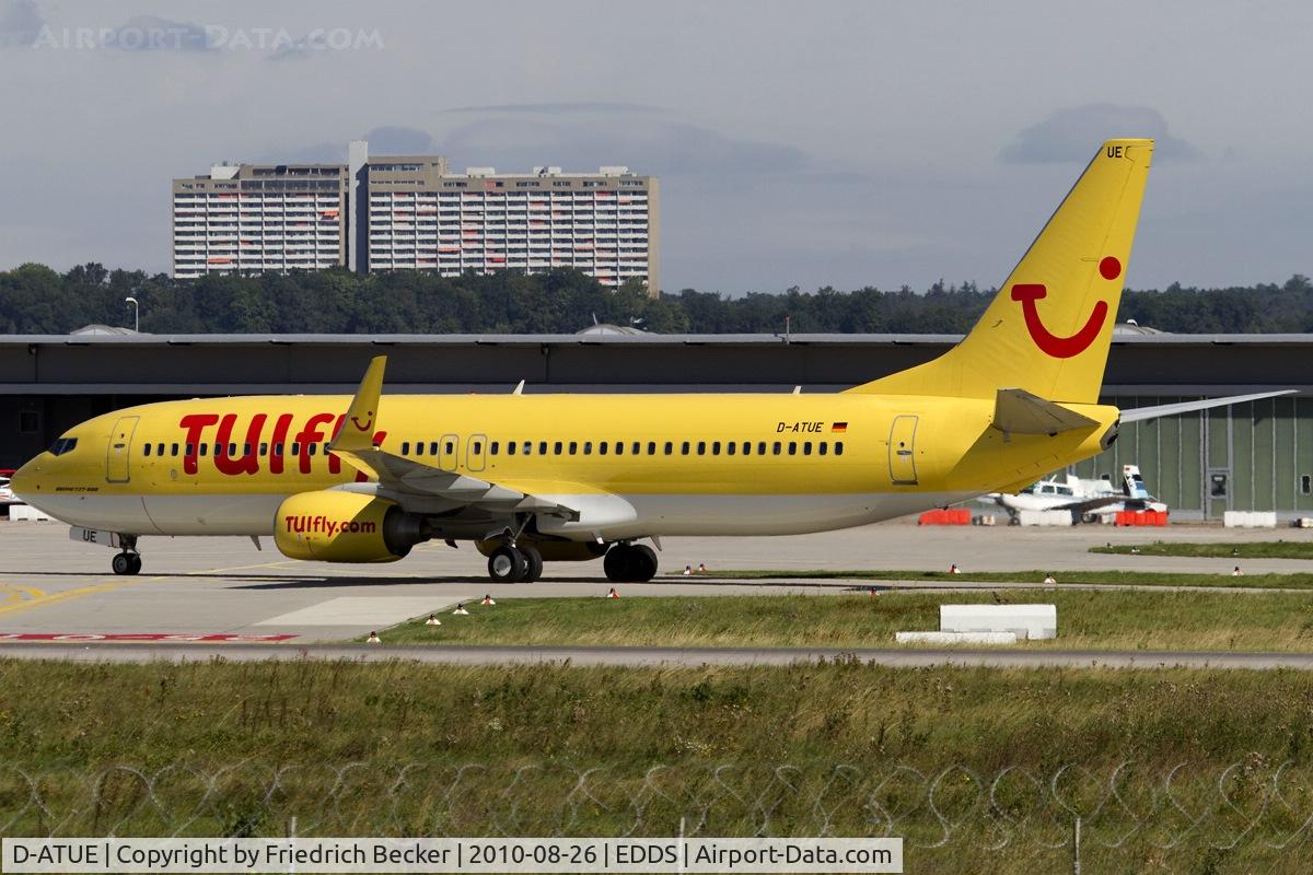 D-ATUE, 2006 Boeing 737-8K5 C/N 34686, taxying to the gate
