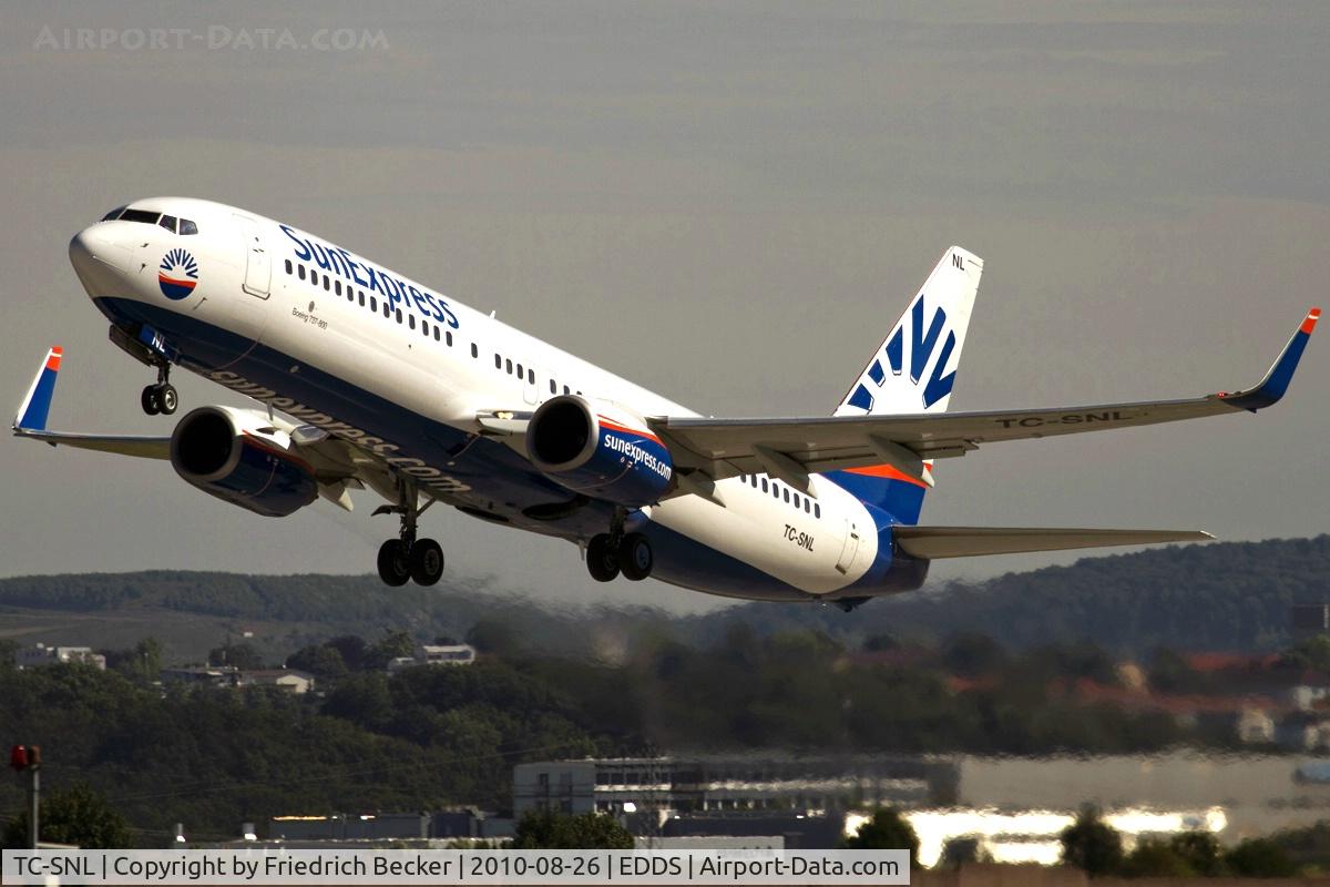 TC-SNL, 2005 Boeing 737-86N C/N 34251, departing via RW25