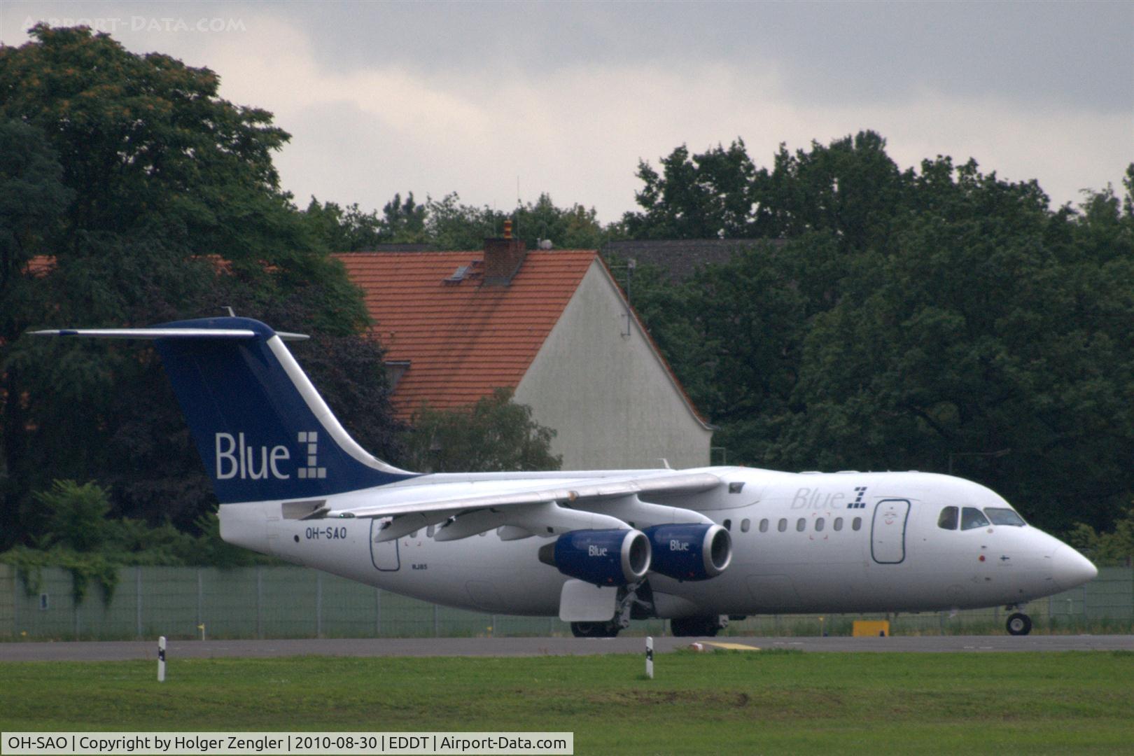 OH-SAO, 2002 BAE Systems Avro 146-RJ85 C/N E.2393, After a U-Turn ready for a flight home to Helsinki/Finland.