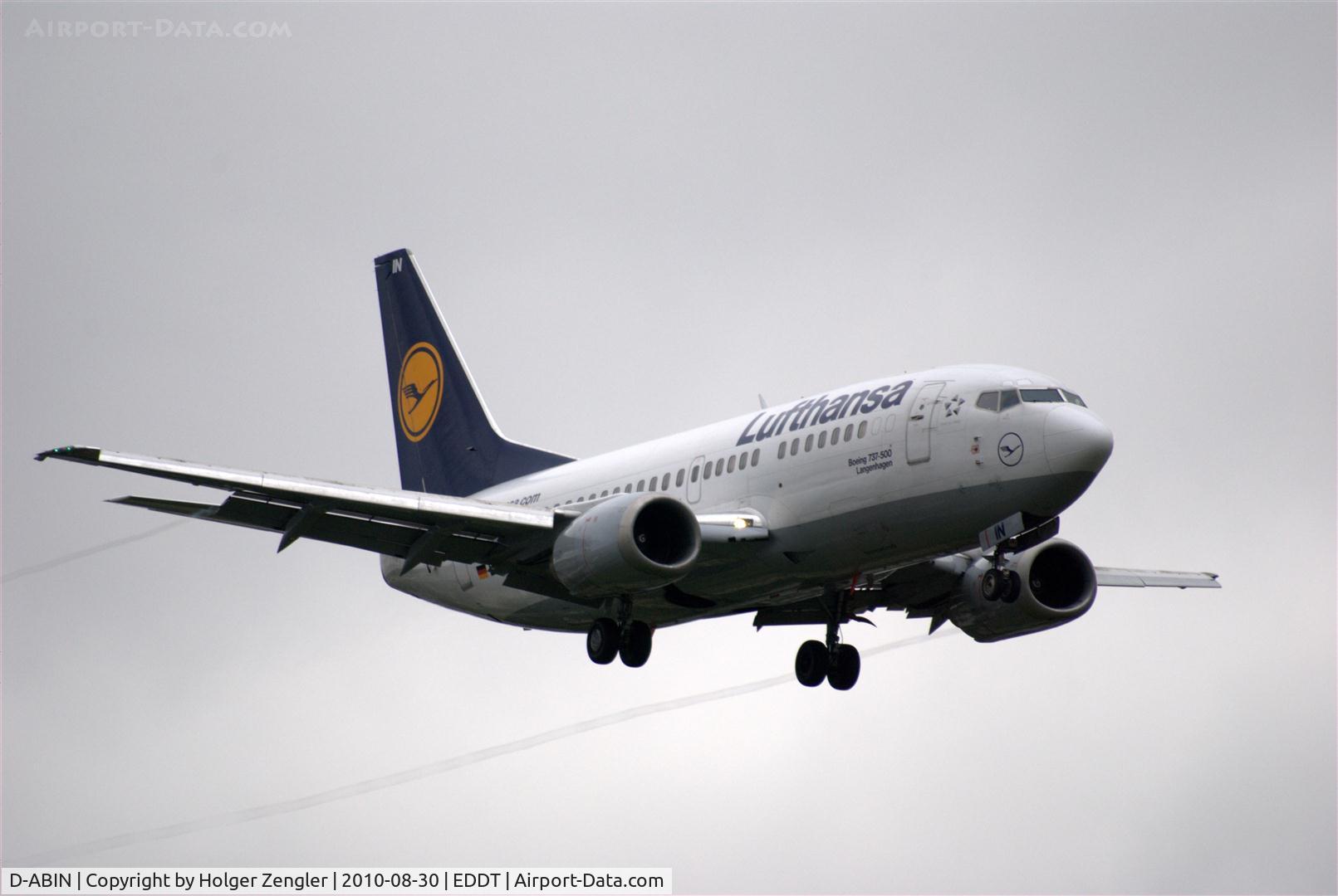 D-ABIN, 1991 Boeing 737-530 C/N 24938, LH 250 from DUS is coming down to TXL....