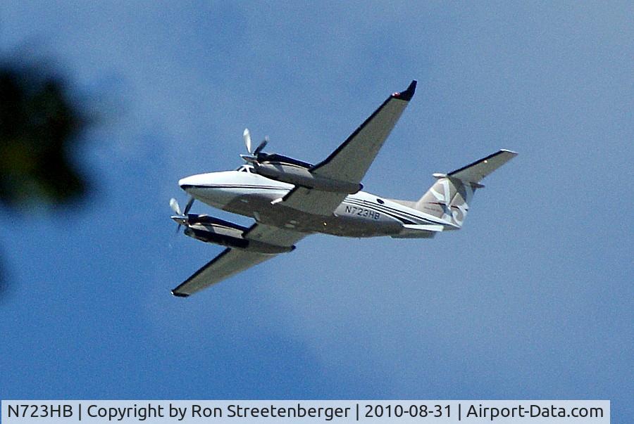 N723HB, Hawker Beechcraft 350 King Air (B300) C/N FL-723, Taken a few seconds before the first one.