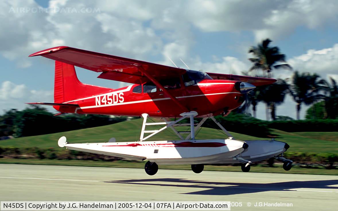 N45DS, 1976 Cessna A185F Skywagon 185 C/N 18503111, take off at Ocean Reef