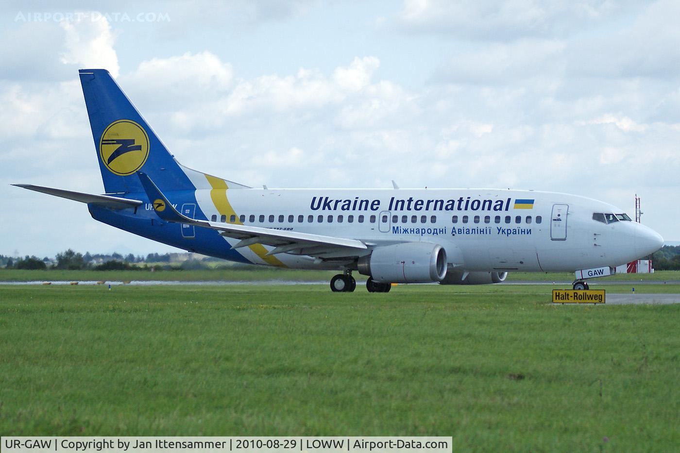 UR-GAW, 1991 Boeing 737-5Y0 C/N 24898, Ukrainian Int. @ VIE