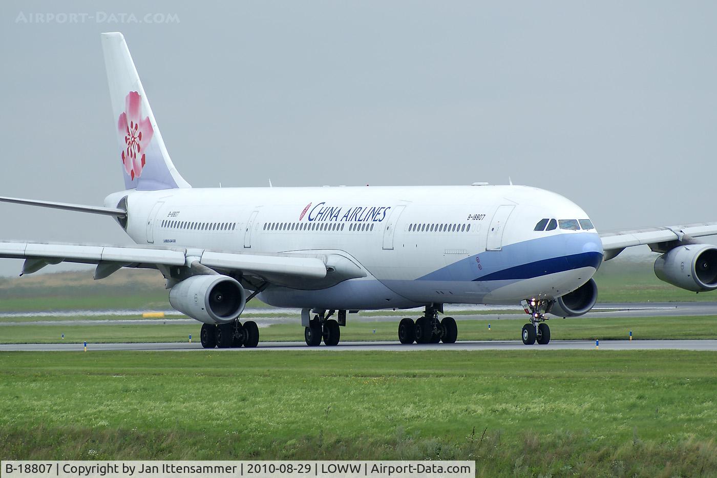 B-18807, 2003 Airbus A340-313 C/N 541, China Airlines @ VIE