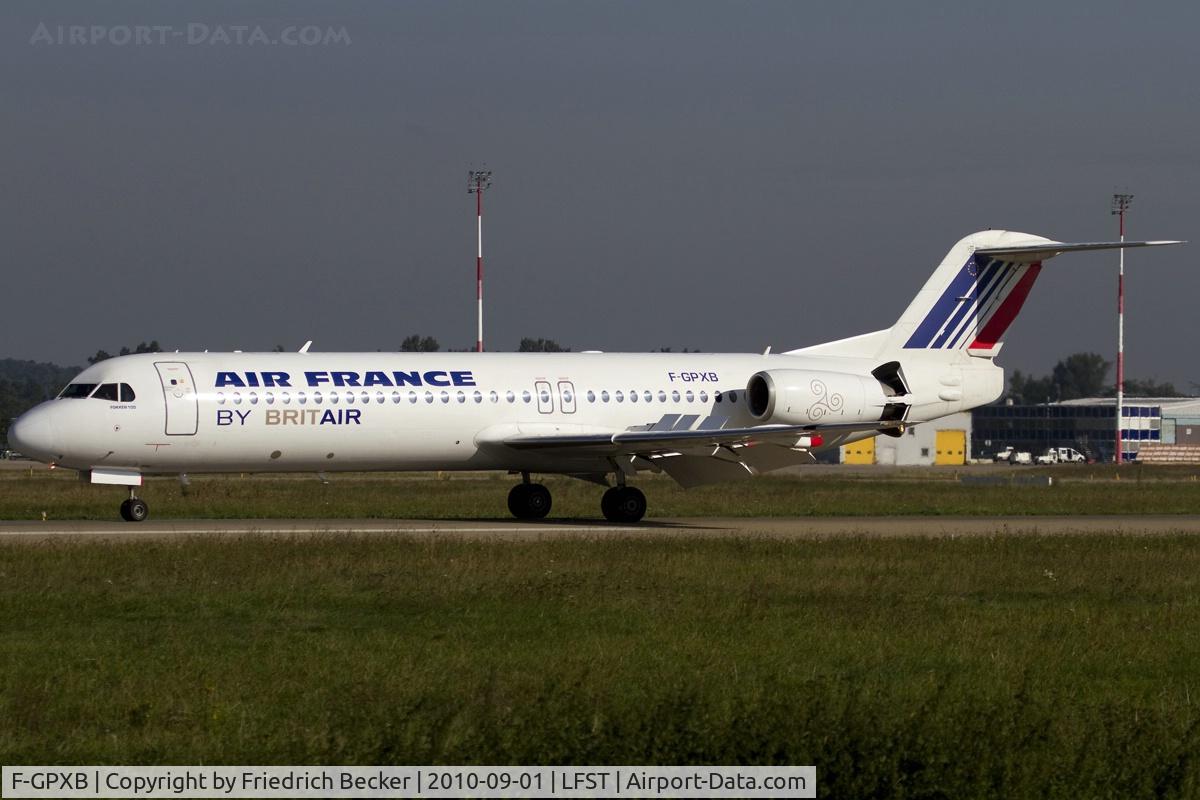 F-GPXB, 1994 Fokker 100 (F-28-0100) C/N 11492, decelerating after touchdown