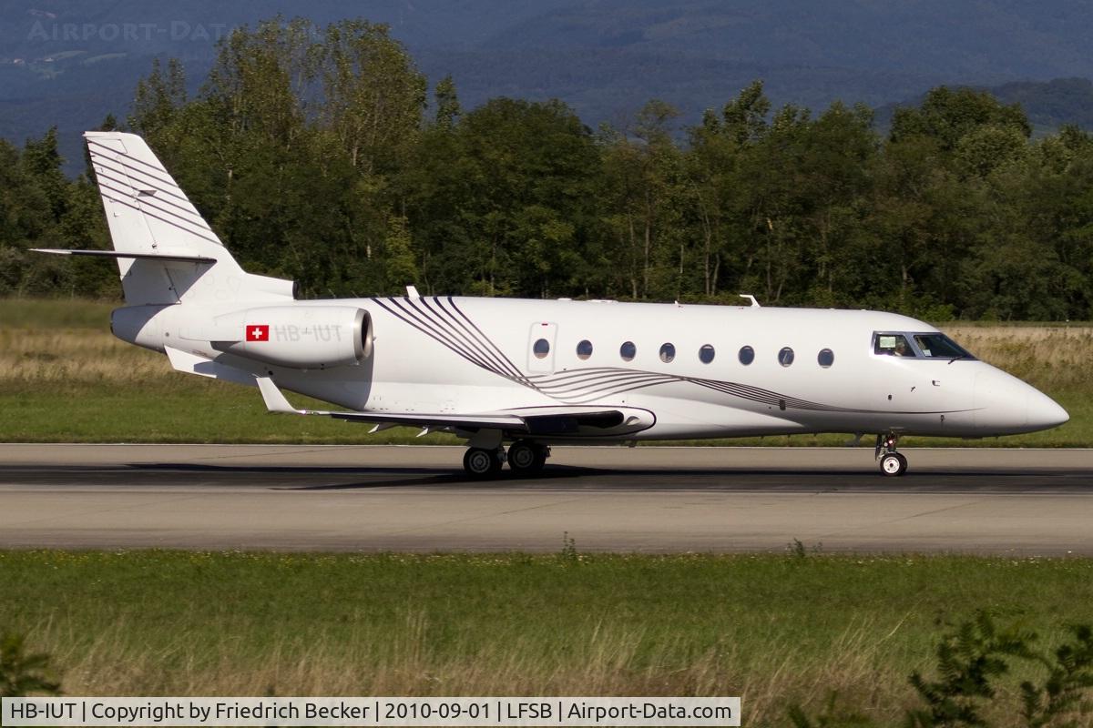 HB-IUT, 1999 Israel Aircraft Industries IAI-1126 Galaxy C/N 007, departure from Basel